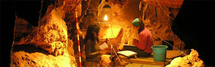 Researchers working in El Sidrón Cave. Credit: CSIC Comunicación