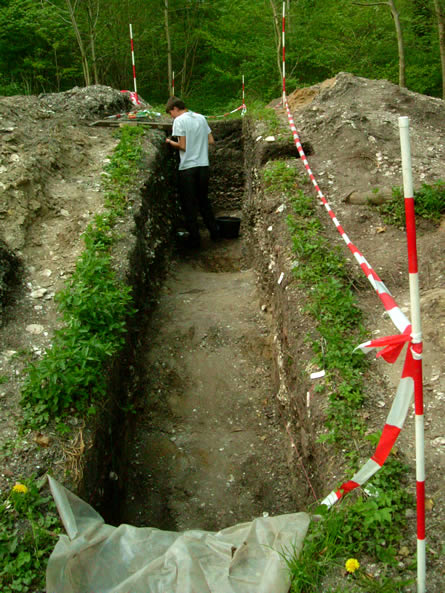 18.) March 2004 looking up trench.