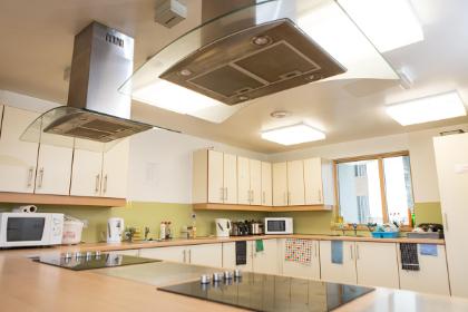 A shared kitchen in Goodricke College. Example room layout. Actual layout and furnishings may vary. 