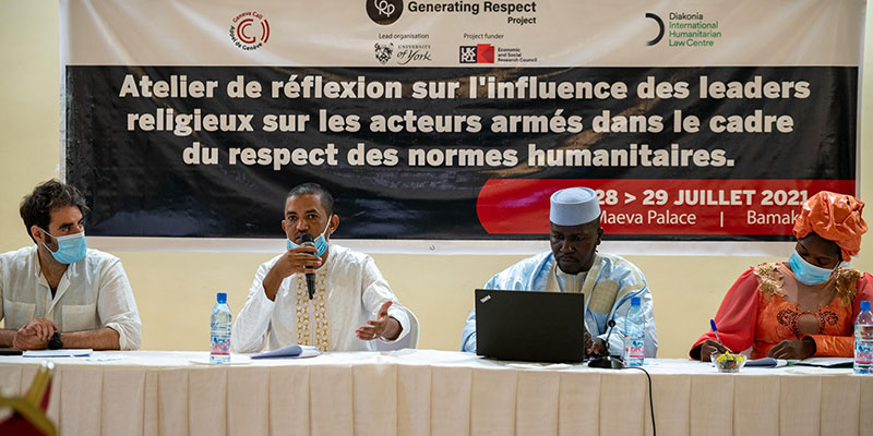 From left to right, Piergiuseppe Parisi, Mohamed Assaleh, Moussa Touré and Aminata Samaké at the workshop on the influence of religious leaders on armed actors' compliance with international humanitarian norms held in Bamako - Photo credit Nicolás Braguinsky Cascini.