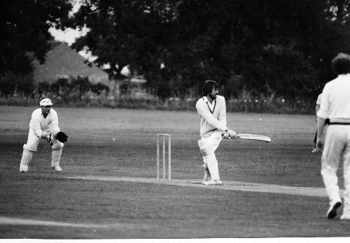Image: E. Bainbridge (wicket), M. Shillings (batsman), D. Lindsey (back to camera)
