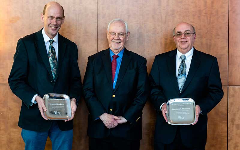 Professor Simon Duckett (Left) pictured with co-recipient of the prize, Professor Warren Warren (right) and Professor Robert Griffin (MIT), Laukien Prize Committee Chair (Centre)