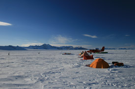 Ice-shelf-survey-plane-land