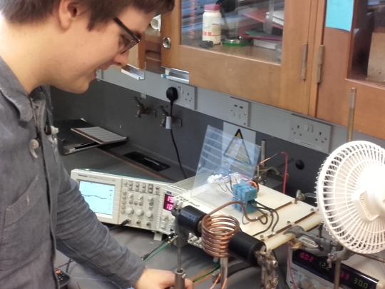 A test jig using magnetic manipulation and RF heating of nano-particles