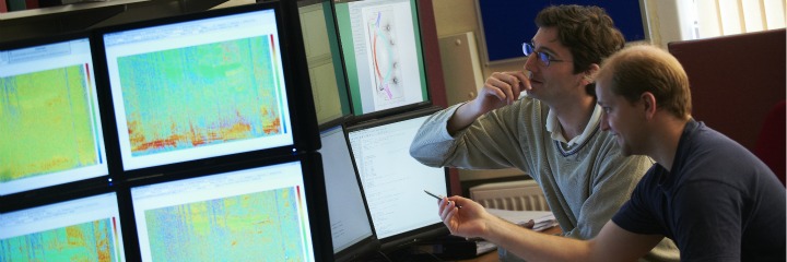 Discussing results in the Remote Tokamak Control Room. © John Houlihan