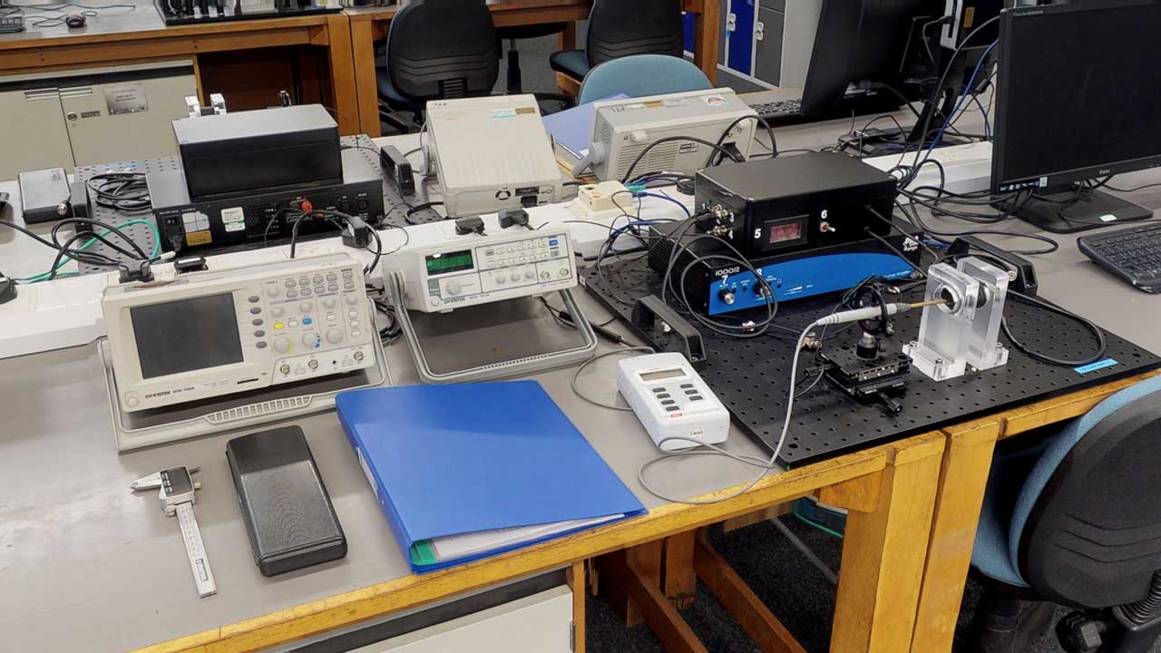 Experiment 6: Magnetic field uniformity in a solenoid