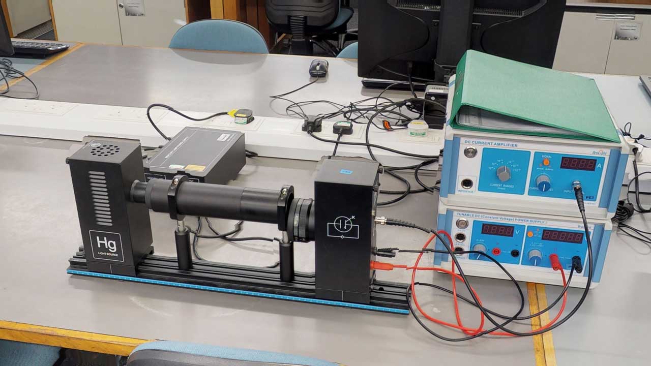 Experiment 14: Photoelectric effect