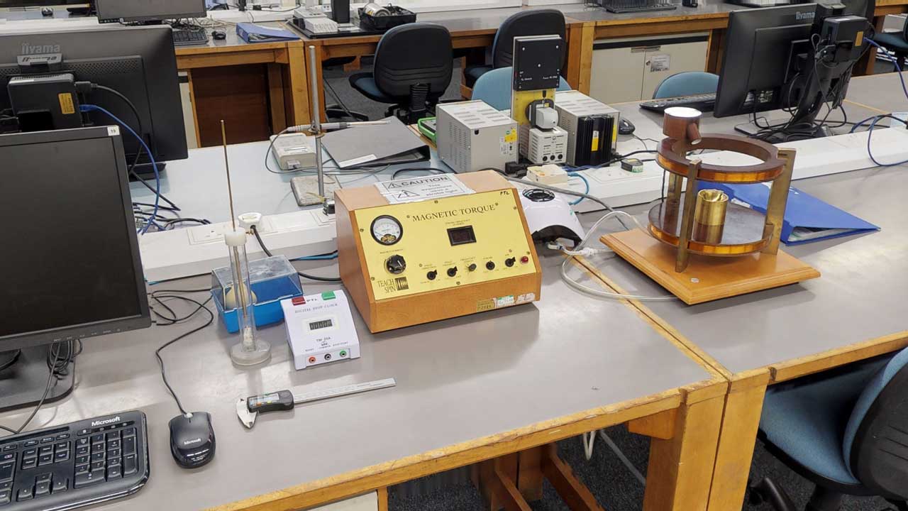 Experiment 9: Torque on magnetic dipoles