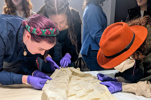 Getting close to Georgian fashion at the Victoria and Albert Museum, London.