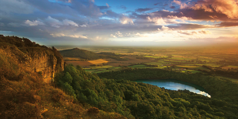 Sutton Bank at dusk. Credit: Welcome to Yorkshire / Wikimedia Commons (CC BY-SA 3.0)