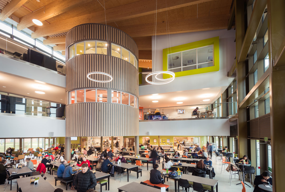 The Piazza Building is where our English language pre-sessional courses and pathway courses take place. There's a cafe and canteen for coffee or dinner.