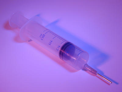 purple-syringe